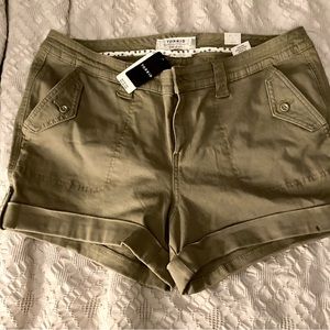 Torrid Olive Green Twill Military Shorts Women’s Size 18